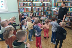Wspólna gimnastyka z bohaterami książki Od stóp do głów