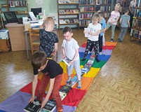 Układamy pociąg z książek