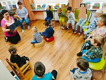 Czarna książka kolorów-słuchamy, czytamy, oglądamy, czujemy