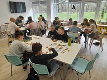 Gra w planszówki w Koszalińskiej Bibliotece Publicznej