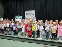 Uczestnicy powiatowego przeglądu recytatorskiego dla przedszkolaków 