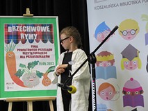 Uczestniczka Powiatowego przeglądu recytatorskiego dla przedszkolaków 