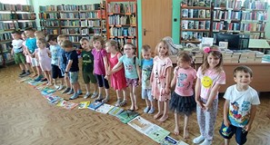 Pszczółki i najdłuższy wąż z książek