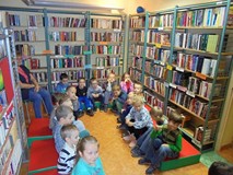 PRZEDSZKOLAKI W BIBLIOTECE