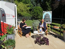 Dyrektor Archiwum Państwowego w Koszalinie – Katarzyna Królczyk oraz Przewodniczący Rady Miejskiej –