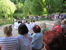 Przedstawienia Ballad i romamsów Adama Mickiewicza w parku miejskim w Koszalinie