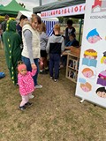 Mobilna Biblioteka przyciąga czytelników w każdym wieku