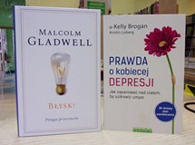 na zdjęciu książki