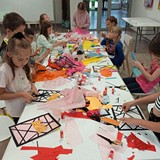 Zajęcia plastyczne w czasie Wakacji w Bibliotece 2022