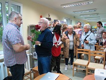 Spotkanie autorskie z Marcinem Kostrzyńskim w czasie otwarcia ogrodu Filii nr 9 KBP