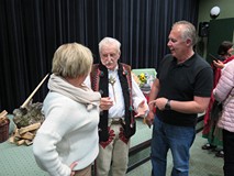 Józef Pitoń podczas rozmowy z uczestnikami wydarzenia
