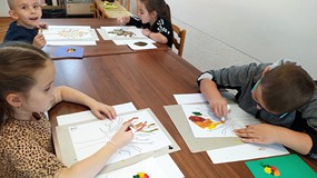 Malujemy jesienne drzewa patyczkami