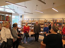 Uczestnicy akcji podczas zwiedzania Czytelni