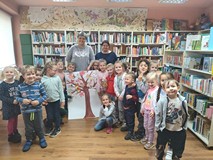 Zdjęcie pamiątkowe z naszymi przedszkolakami