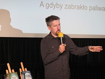 Marcin Mortka podczas prezentacji