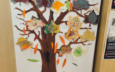 Drzewo wykonane przez dzieci
