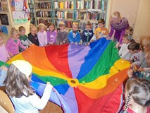 PSZCZÓŁKI W BIBLIOTECE