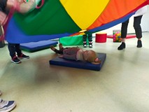 Zabawa z chustą animacyjną