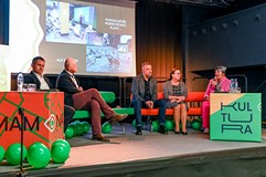 Robert Wasilewski, Radek Czerwiński, Tomasz Ogonowski, Dorota Cywińska i Barbara Wysmyk podczas prez