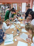 Jesienne warsztaty kamyczkowe- w zajęcia również włączyli się rodzice