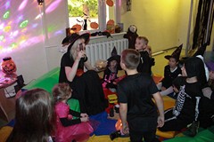 Wspolna zabawa na chuście animacyjnej