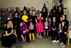 Wspólne zdjęcie uczestników zabawy