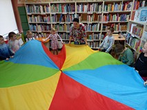 Zabawy z chustą klanzy