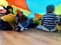 Zabawy z chustą animacyjną