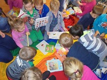 MOTYLKI W BIBLIOTECE