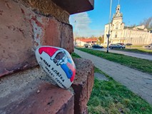 I poszedł w świat krasnalowy kamyczek....