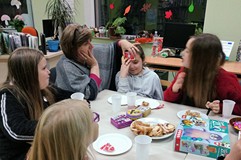 Uczestnicy spotkania podczas gry