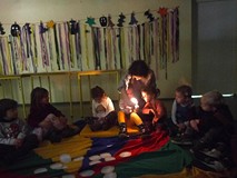 Dzieci w trakcie wróżb