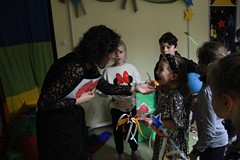 Dzieci w trakcie wróżenia