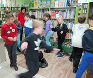 Trzecioklasiści podczas zabawy
