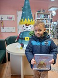Filip odbiera swój pakiet i rozpoczyna akcję #MalaKsiazkaWielkiCzlowiek