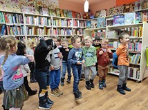 Śpiewanie piosenki o zimie!