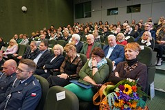 Widok na salę z zaproszonymi na jubileusz 75-lecia biblioteki