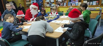 Mikołajki w bibliotece