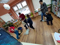 Zabawy z papierowymi śnieżkami