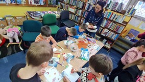 lekcja biblioteczna z pierwszkolasistami z SP nr 5 w Koszalinie