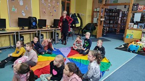 lekcja biblioteczna z pierwszkolasistami z SP nr 5 w Koszalinie