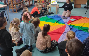 lekcja biblioteczna z pierwszkolasistami z SP nr 5 w Koszalinie