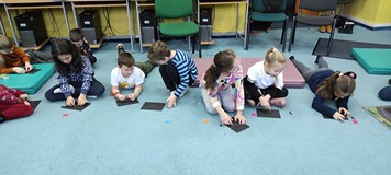 lekcja biblioteczna z pierwszkolasistami z SP nr 5 w Koszalinie