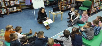 lekcja biblioteczna z pierwszkolasistami z SP nr 5 w Koszalinie