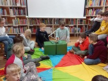Odgrywanie scenek do wiersza 