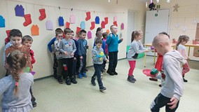 Dzieci w trakcie zabawy