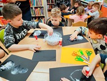 Zimowe bałwanki naszych przedszkolaków- zajęcia plastyczne