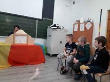 Z wizytą w Szkole Podstawowej nr 6 i klasy 1 e - teatrzyk kamishibai