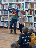 Zimowe zabawy z Olafem- zimowe posągi