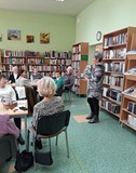 uczestnicy słuchają
